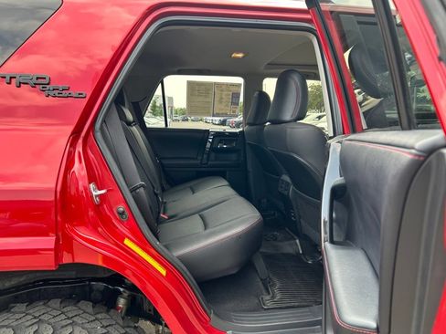 Used 2019 Toyota 4Runner TRD Off-Road Premium AWD/4WD image 16