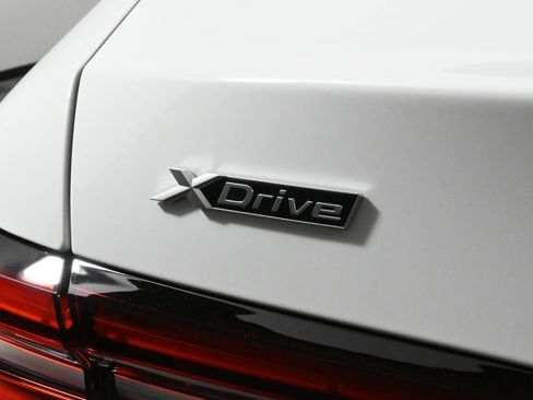 Used 2026 BMW 530i xDrive w/ Premium Package image 39