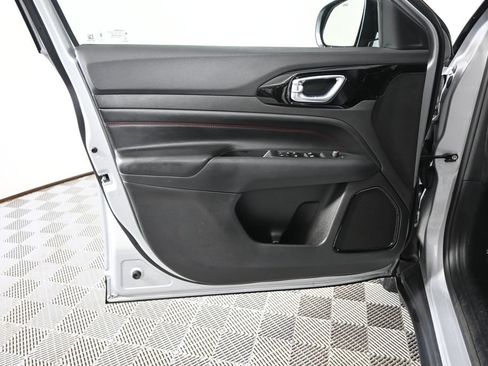 Used 2024 Jeep Compass Trailhawk AWD/4WD image 18