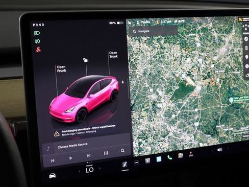 Used 2023 Tesla Model Y Performance AWD/4WD image 36