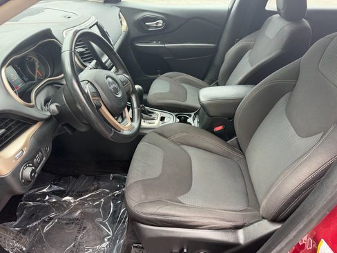 Used 2016 Jeep Cherokee Latitude w/ Comfort/Convenience Group FWD image 29