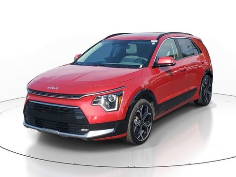 Used 2023 Kia Niro EX Touring FWD image 2