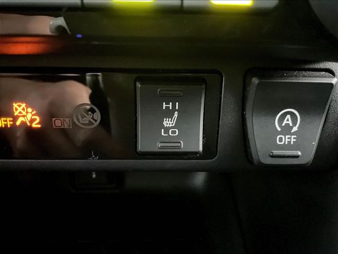 Used 2021 Toyota RAV4 XLE w/ Convenience Package AWD/4WD image 36