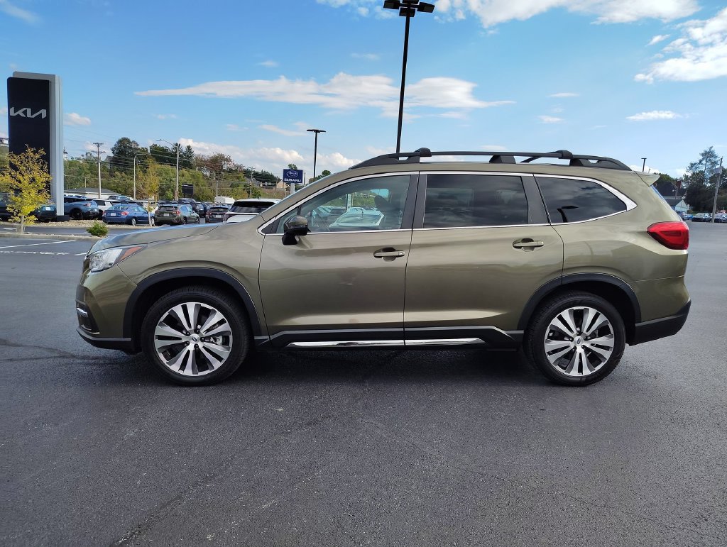 Used 2022 Subaru Ascent Limited w/ Technology Package AWD/4WD image 3