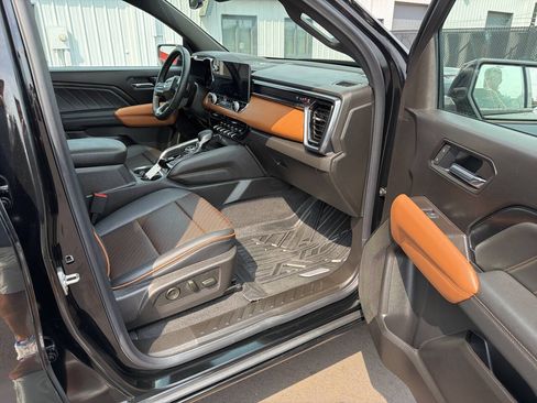 Used 2026 GMC Canyon AT4 w/ Technology Plus Package AWD/4WD image 21