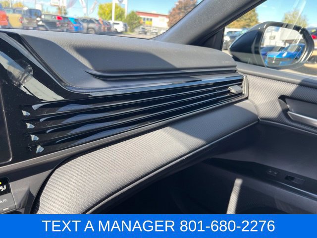Used 2025 Toyota Camry SE FWD image 22