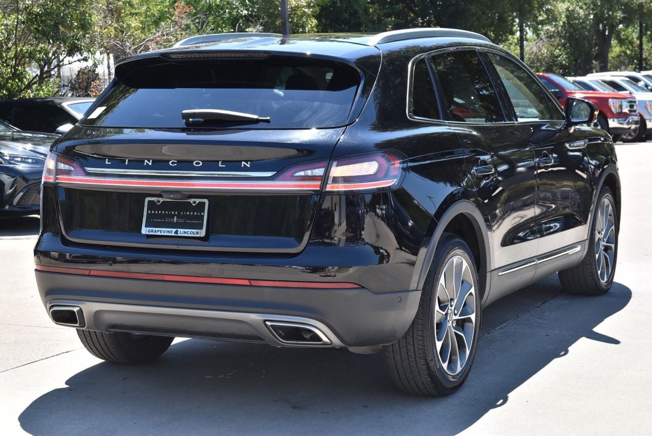 Used 2023 Lincoln Nautilus Reserve w/ Equipment Group 201A AWD/4WD image 8