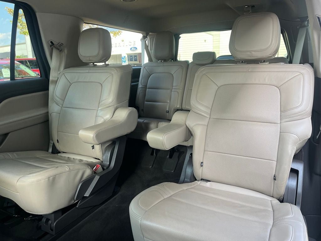 Certified 2023 Lincoln Navigator L Reserve AWD/4WD image 14