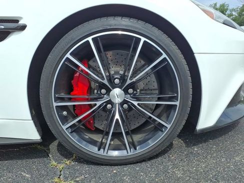 Used 2014 Aston Martin Vanquish Coupe RWD image 9