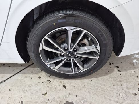 Certified 2024 Kia Forte LXS FWD image 26