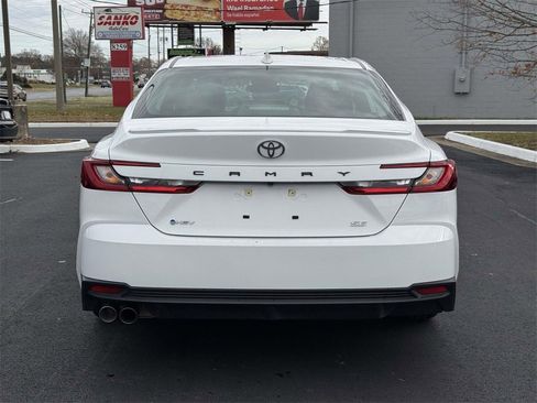 Used 2025 Toyota Camry SE image 22