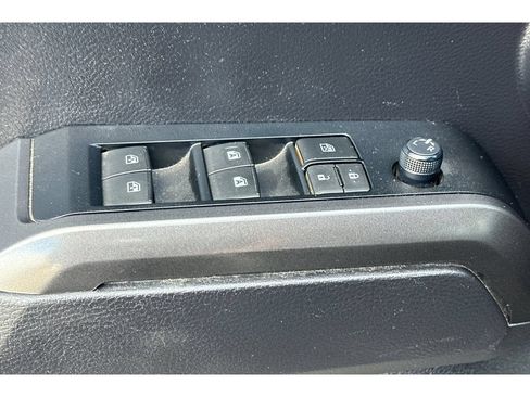 Used 2020 Toyota Tacoma TRD Off-Road w/ TRD Premium Off Road Package AWD/4WD image 12