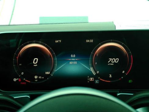 Used 2021 Mercedes-Benz GLB 250 image 38