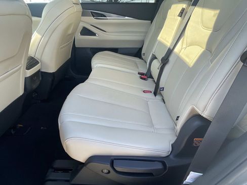 Certified 2025 INFINITI QX60 Luxe image 11