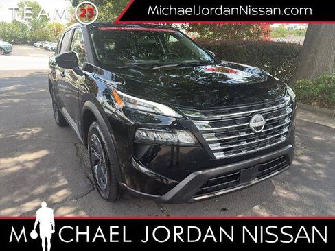 Certified 2024 Nissan Rogue SV FWD image 1