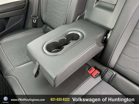 Certified 2025 Volkswagen Taos SE w/ Panoramic Sunroof Package image 23