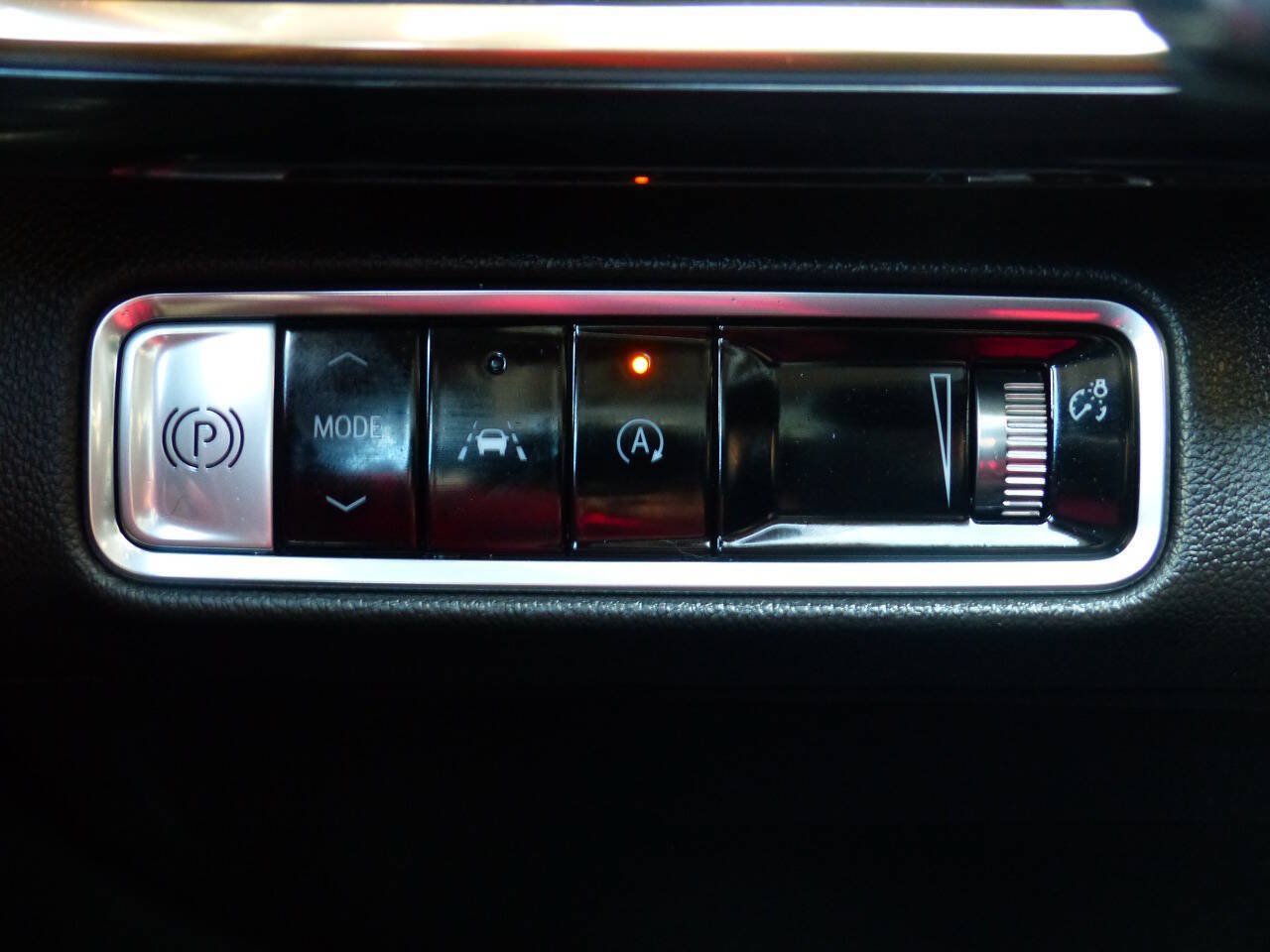 Used 2025 Buick Envision Avenir AWD/4WD image 23