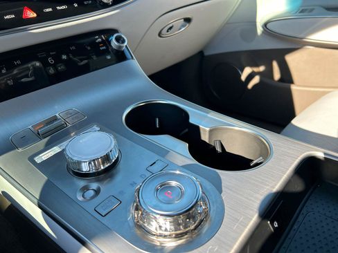 Used 2026 Genesis GV70 2.5T Advanced image 19