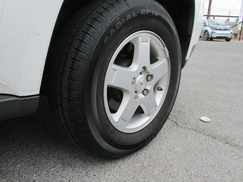 Used 2007 Pontiac Torrent 2WD w/ Preferred Package image 12