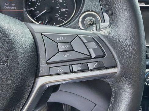 Used 2018 Nissan Rogue SV FWD image 36