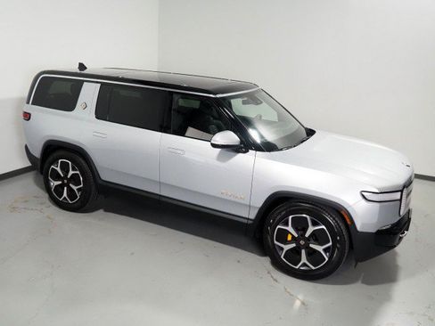 Used 2024 Rivian R1S AWD Adventure image 13