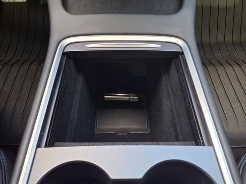 Used 2022 Tesla Model 3 Performance image 18