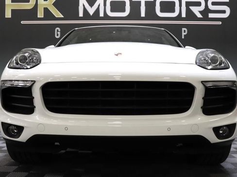 Used 2018 Porsche Cayenne Platinum Edition w/ Premium Package image 13