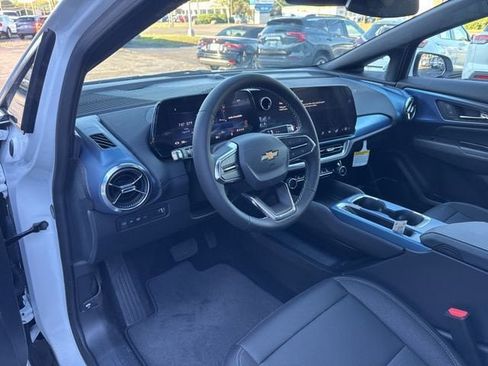 New 2025 Chevrolet Equinox EV LT w/ LPO, All-Weather Mat Package AWD/4WD image 7