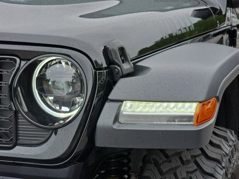 Certified 2025 Jeep Wrangler Unlimited Sport AWD/4WD image 29