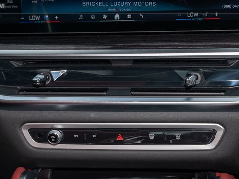 Used 2025 BMW X6 M60i w/ Climate Comfort Package image 23