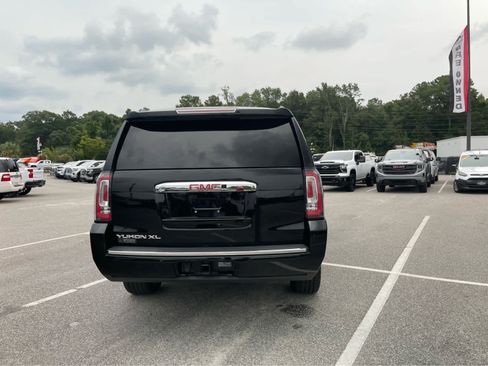 Used 2019 GMC Yukon XL Denali w/ Denali Ultimate Package AWD/4WD image 6