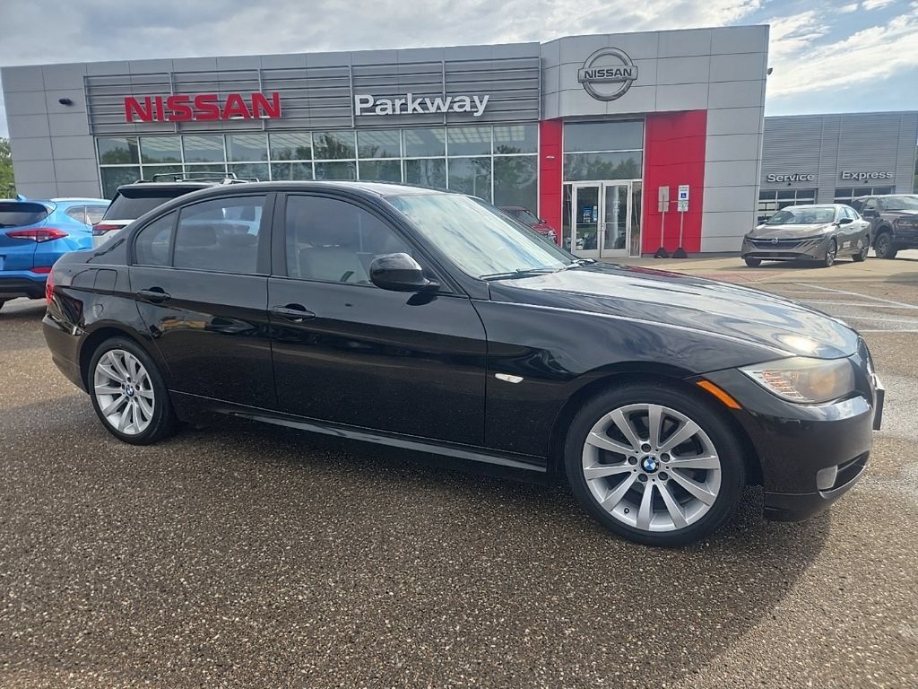 Used 2011 BMW 328i Sedan RWD image 1