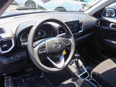 Certified 2024 Hyundai Venue SE FWD image 22
