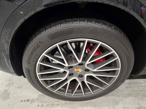 Used 2021 Porsche Cayenne S image 6