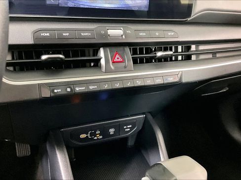 Used 2025 Kia K4 FWD image 14