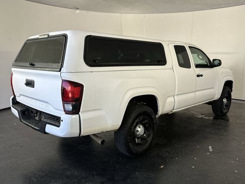 Used 2022 Toyota Tacoma 2WD Access Cab image 11