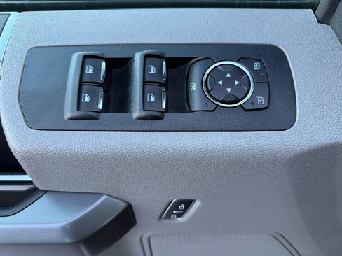 Used 2020 Ford F150 XLT w/ Heavy-Duty Payload Package image 26