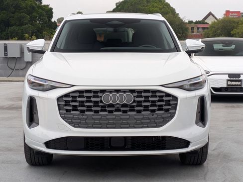 Used 2025 Audi Q5 Premium Plus w/ Premium Plus AWD/4WD image 6