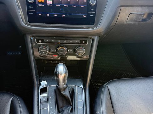 Used 2019 Volkswagen Tiguan SE FWD image 8