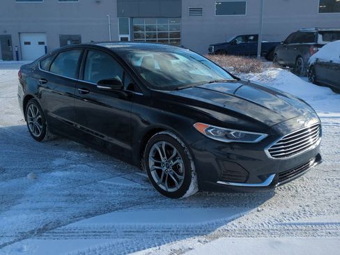 Used 2020 Ford Fusion SEL image 2