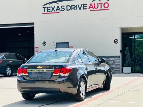 Used 2016 Chevrolet Cruze LT FWD image 10