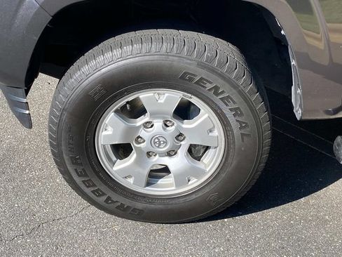 Used 2022 Toyota Tacoma SR RWD image 5