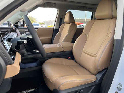 Used 2026 INFINITI QX80 Luxe w/ Cargo Package AWD/4WD image 13