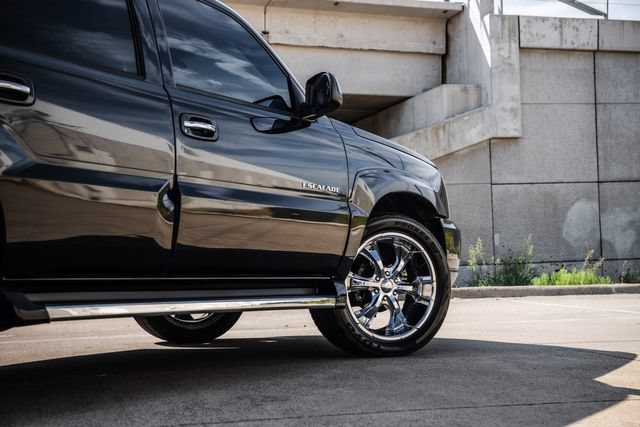 Used 2003 Cadillac Escalade AWD image 25