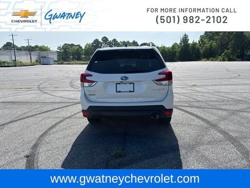 Used 2024 Subaru Forester Premium AWD/4WD image 6
