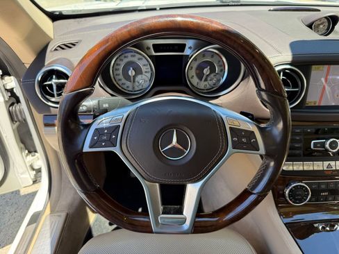 Used 2013 Mercedes-Benz SL 550 image 28