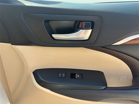 Used 2017 Toyota Highlander Limited image 14