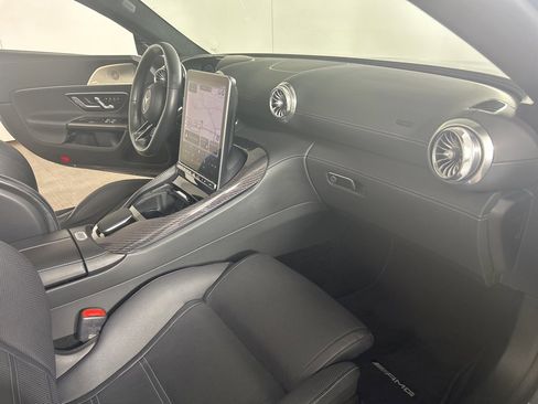 Used 2022 Mercedes-Benz SL 63 AMG 4MATIC image 34