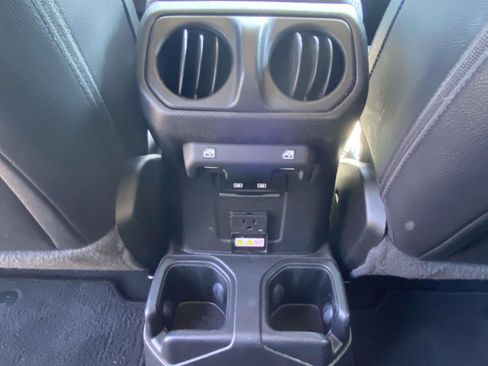 Used 2021 Jeep Gladiator Overland w/ Popular Equipment Package image 14