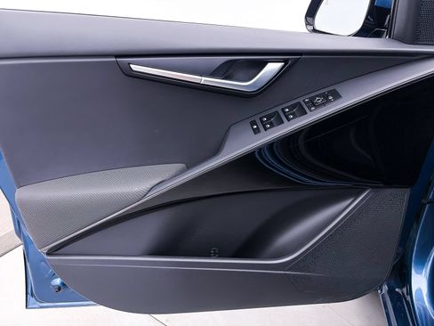 Certified 2024 Kia Niro Wind FWD image 16